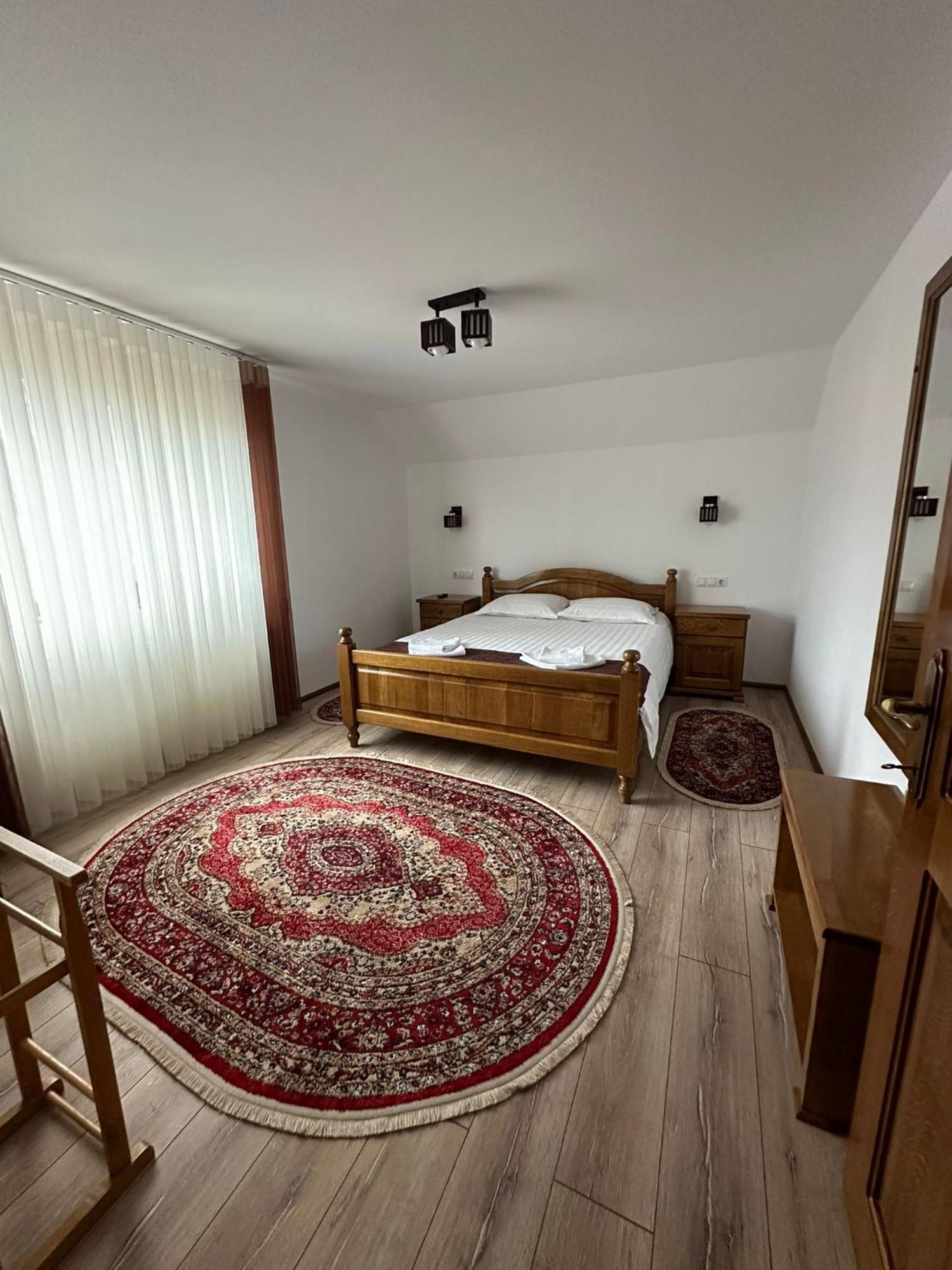 Casa Dacului Hotel Petrova Bagian luar foto