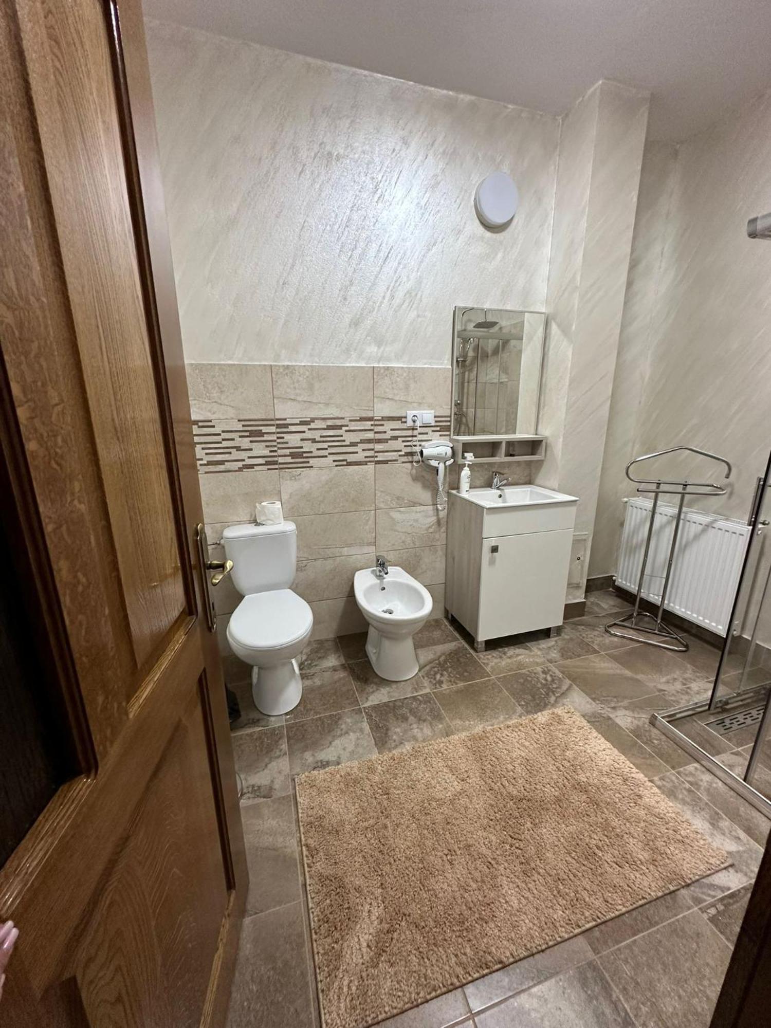 Casa Dacului Hotel Petrova Bagian luar foto