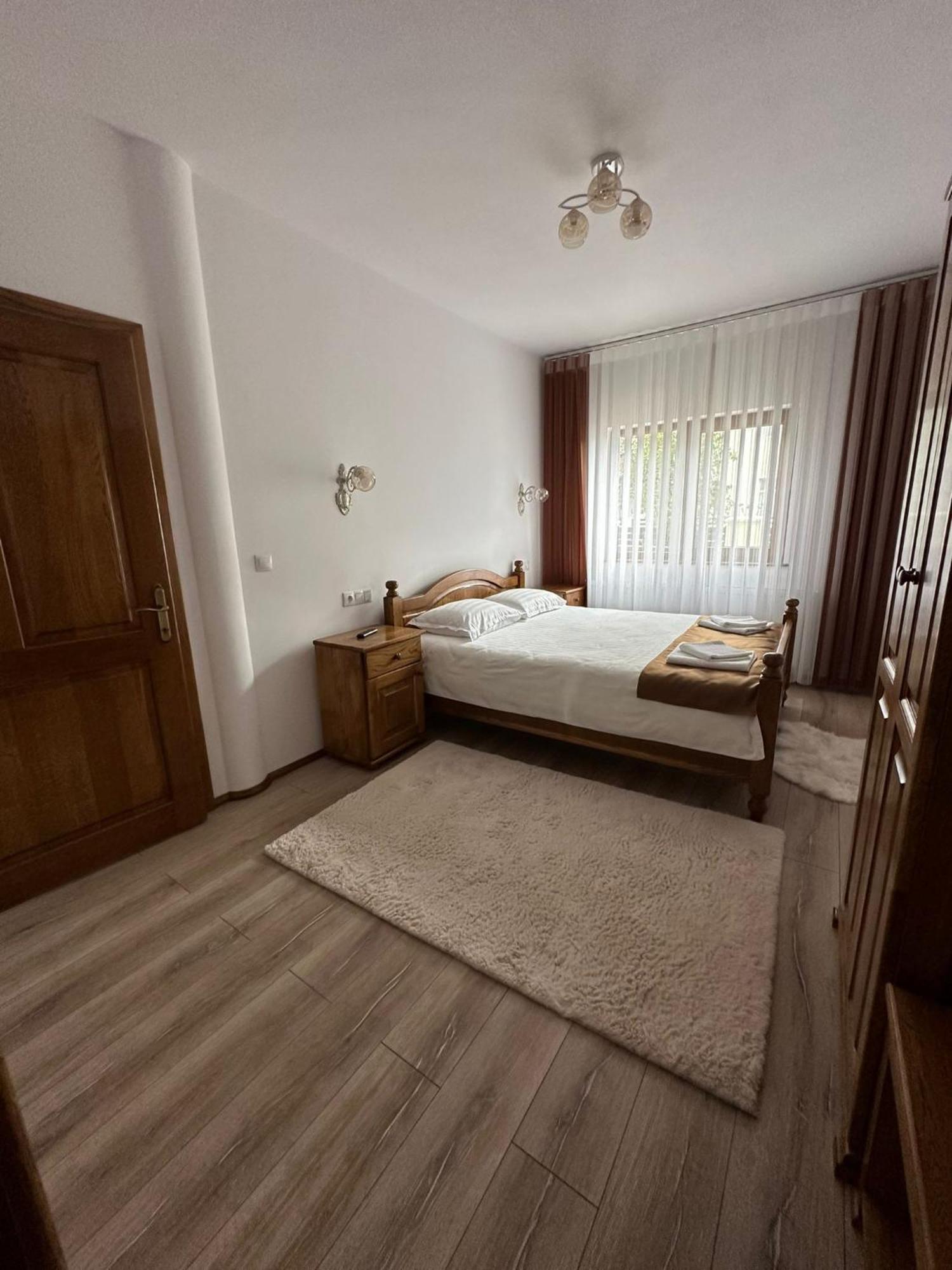 Casa Dacului Hotel Petrova Bagian luar foto