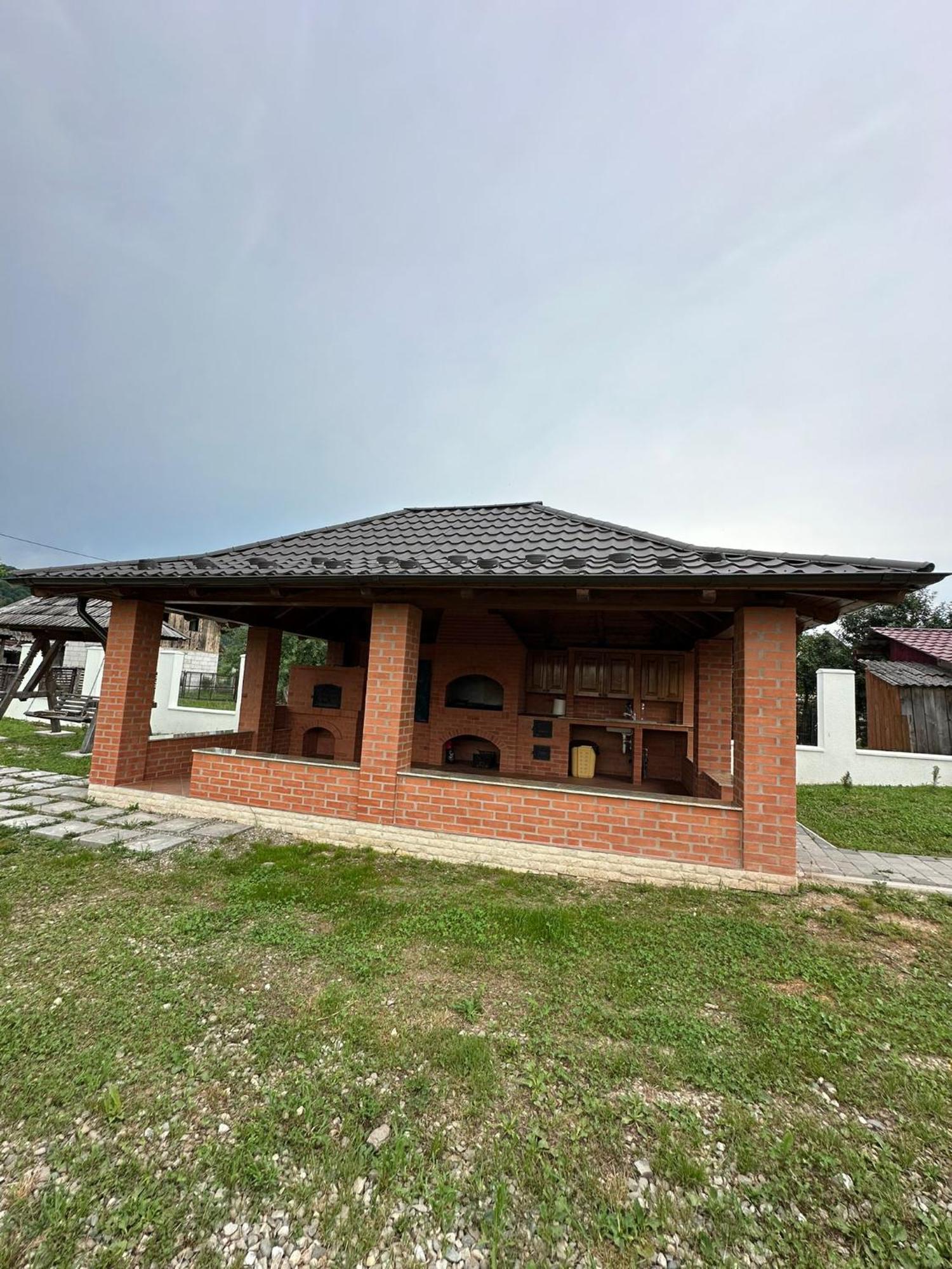 Casa Dacului Hotel Petrova Bagian luar foto